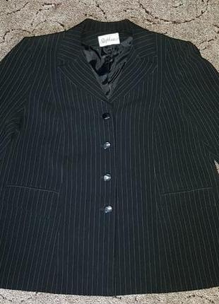 Классический женский пиджак черного цвета