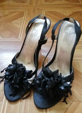 Босоніжки "stoalos", італія, 37р., шкіра, номерні, оригінал