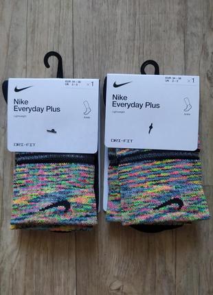 Носки спортивные беговые nike everyday essential sportswear разноцветные

рефлективные новые оригинал6 фото