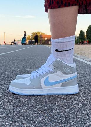 Кроссовки nike air jordan 1 retro high grey blue