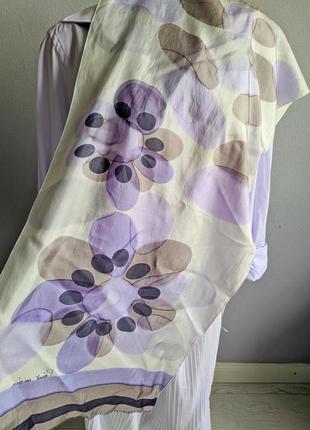 Підписний шовковий шарф, пастельні тони.