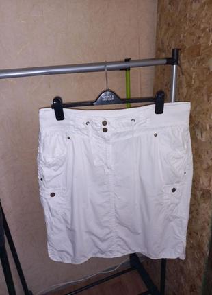 Белоснежная юбка с накладными карманами 52-54 размер