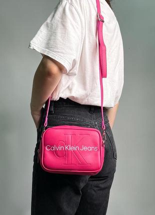 Мягкая яркая женская сумка люкс качества calvin klein small crossbody2 фото