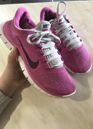 Кросівки від nike