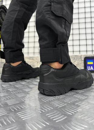 Тактические кроссовки для полиции predator shtorm3 фото