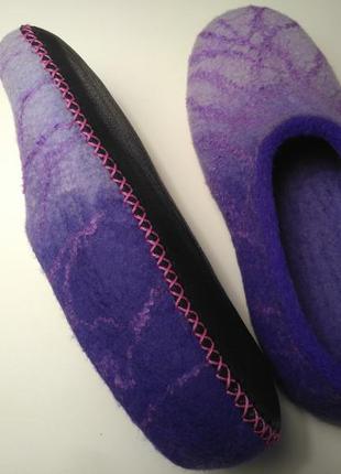 Тапочки валяні з натуральної вовни ручної роботи. підшиті шкірою. розмір 36 (23 см)