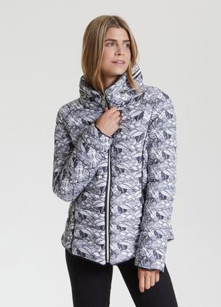 В наличии замечательная курточка демисезонная bata с цветочным принтом. оригинал из италии7 фото