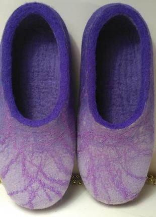 Тапочки валяні з натуральної вовни ручної роботи. підшиті шкірою. розмір 36 (23 см)