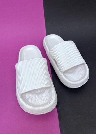 Shoozy шльопанці для жінок та чоловіків