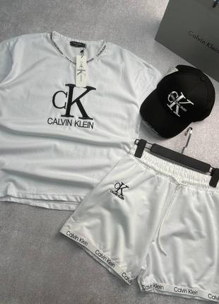 Женский костюм calvin klein