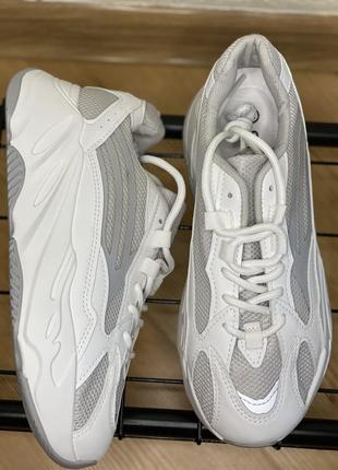 Кросівки в стилі adidas yeezy boost 700 v2 на потовщеній підошві світловідбиваючі6 фото