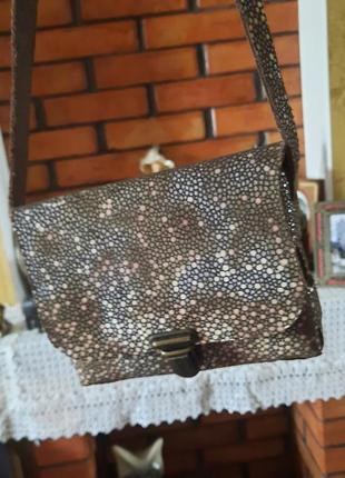 Оригинальная брендовая кожаная сумочка с лазерным напылением napsoe8 фото