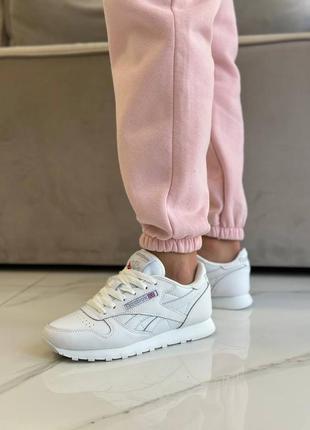 Демисезонное белое кроссовки reebok classic белые женские кроссовки reebok classic1 фото