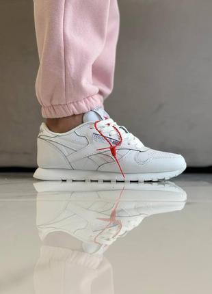 Демисезонное белое кроссовки reebok classic белые женские кроссовки reebok classic5 фото