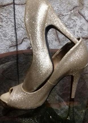 Туфли - босоножки золотые для золушки2 фото