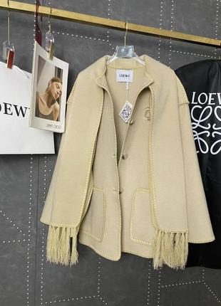 Нереальне брендове жіноче пальто в стилі loewe