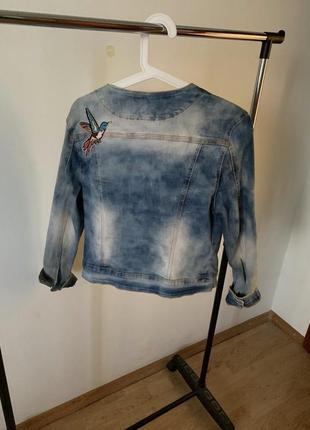 Укорочена коротка джинсова куртка2 фото