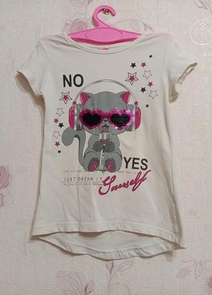 Футболка біла з кицькою на 6-7 років, зріст 122см