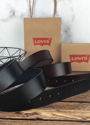 Чоловічий ремінь levi's у подарунковому наборі5 фото