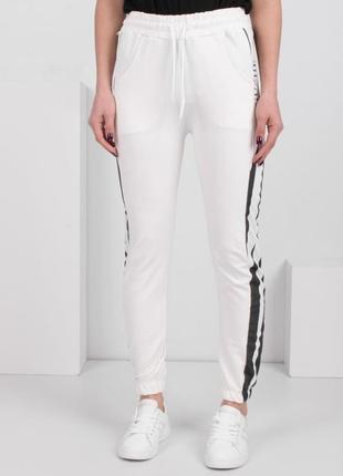 Женские белые спортивные брюки штаны