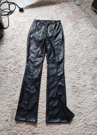 Кожаные брюки лосины с разрезами6 фото