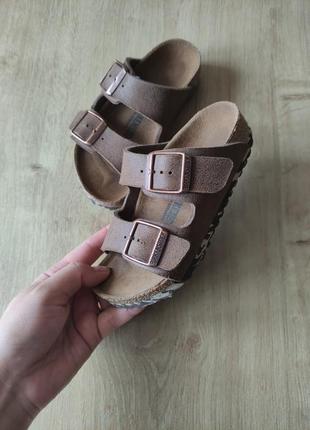 Фірмові дитячі шльопанці birkenstock.розмір 26.