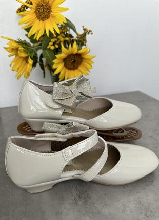 Туфли для девочки лаковые белые rachel shoes3 фото