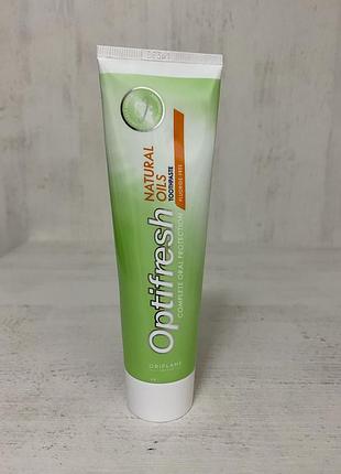 Зубна паста з трав'яними оліями optifresh