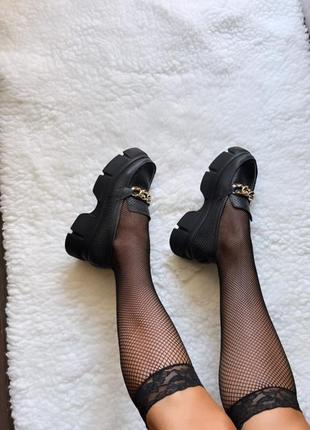 Шкіряні чорні туфельки лофери з ланцюжком9 фото