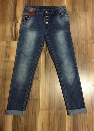 Джинсы