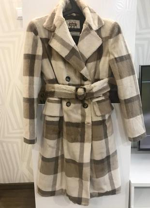 Двубортное пальто из норки