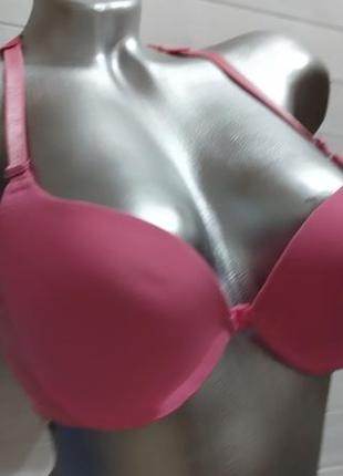 Миленький бюстик,застібка спереду,пуш ап,спинка маєчкою