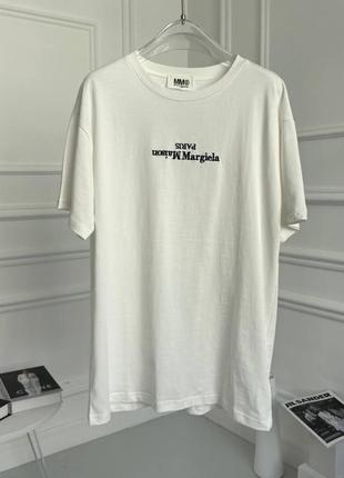 Футболка в стиле maison margiela mm6 белая удлиненная