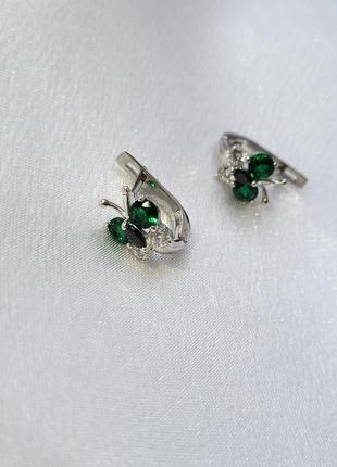 Серебряные серёжки серьги бабочки в зеленых камнях серебро 925 пробы родированное 5815ор 2.70г4 фото