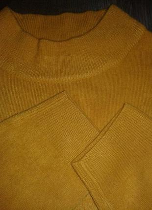 Горчичный  стильный свитер .2 фото