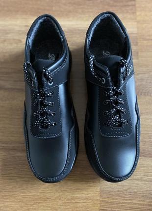 Мужские демисезонные кроссовки прошитые  черные повседневные удобные  (код 5524)4 фото