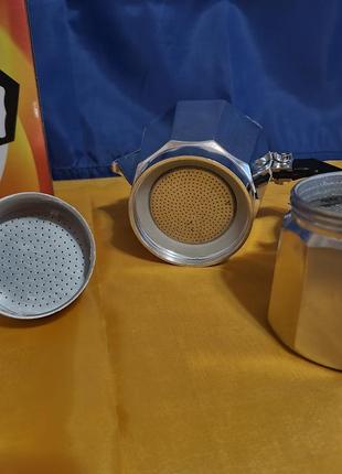 Хороша гейзерна кавоварка a-plus на 3 чашки турка для кави