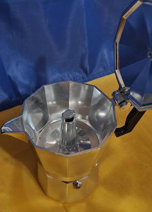 Хороша гейзерна кавоварка a-plus на 3 чашки турка для кави