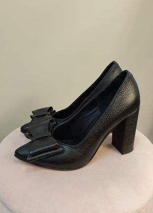 Черные туфли лодочки из кожи флотар3 фото