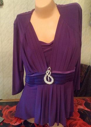 Туника нарядная с брошью