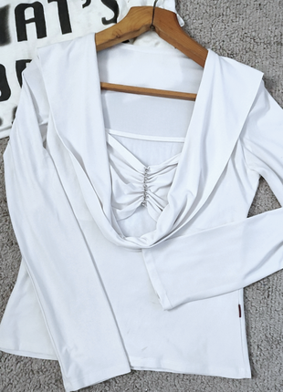 Легка ошатна кофточка