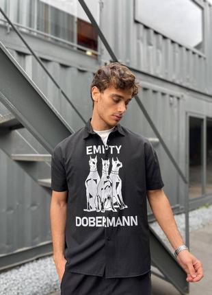 Мужская чёрная рубашка с принтом доберман рубашка с коротким рукавом чорна сорочка з принтом собаки доберман