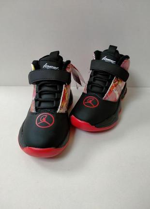 Ботинки -кросівки,теплі,підліткові, чорні з візерунком, на липучці.в-4292. розміри:32;34;3...