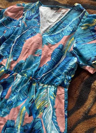 Яркий летний ромпер комбенизон в крупные листки shriines2 фото
