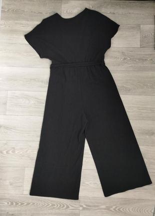 Комбінезон з широкими штанами чорного кольору new look ромпер в рубчик5 фото