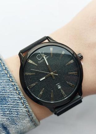 Наручные часы в черном цвете3 фото