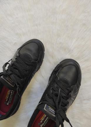 Черные натуральные кожаные кроссовки кеды шнуровкой черной подошвой relaxed skechers6 фото