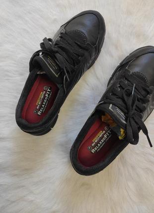 Черные натуральные кожаные кроссовки кеды шнуровкой черной подошвой relaxed skechers5 фото