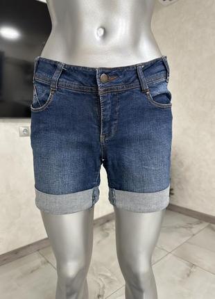 Джинсовые шорты