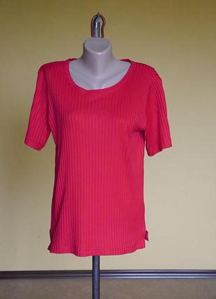 Блуза-футболка розмір пише s, але на 48-50 розмір chicc